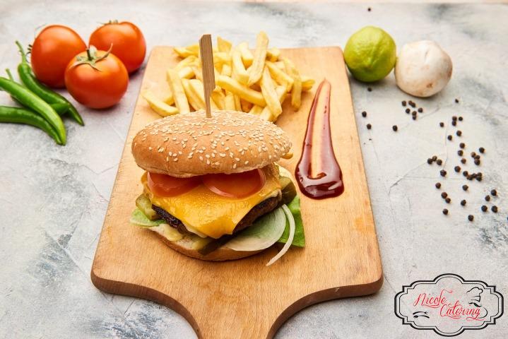 Cheesburger de la Nicole Catering